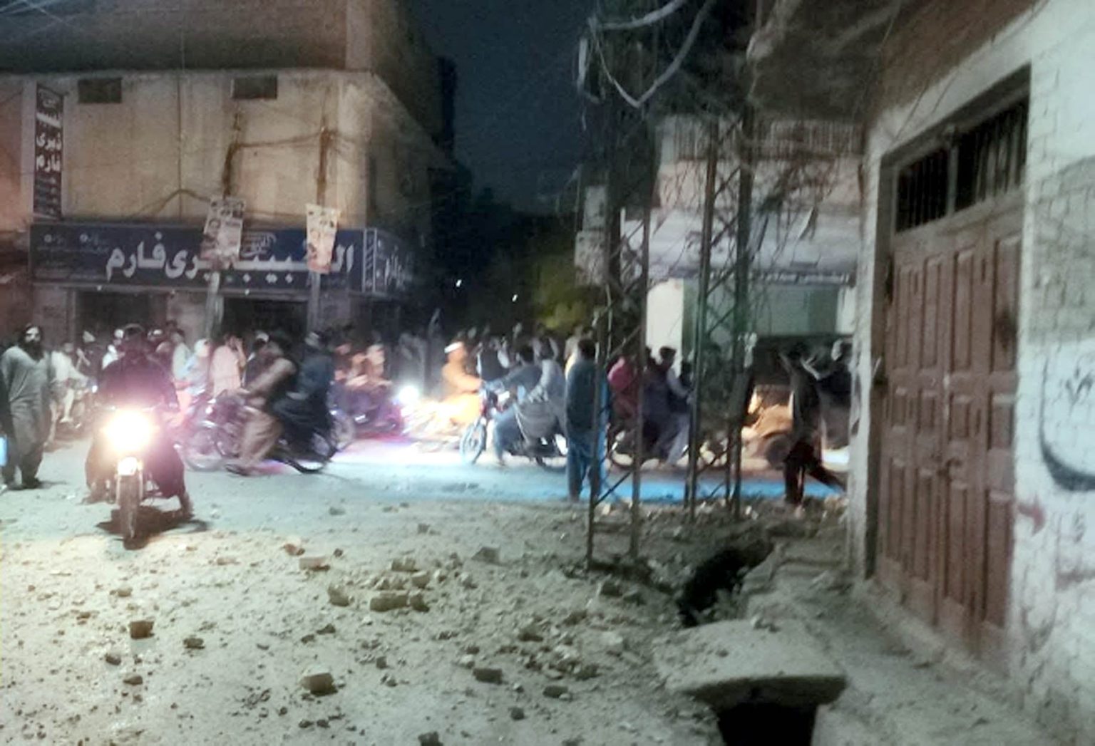 کوئٹہ میں راکٹ حملوں کے بعد سیکورٹی ہائی الرٹ، مشتبہ مقامات کی چیکنگ جاری، ڈی آئی جی