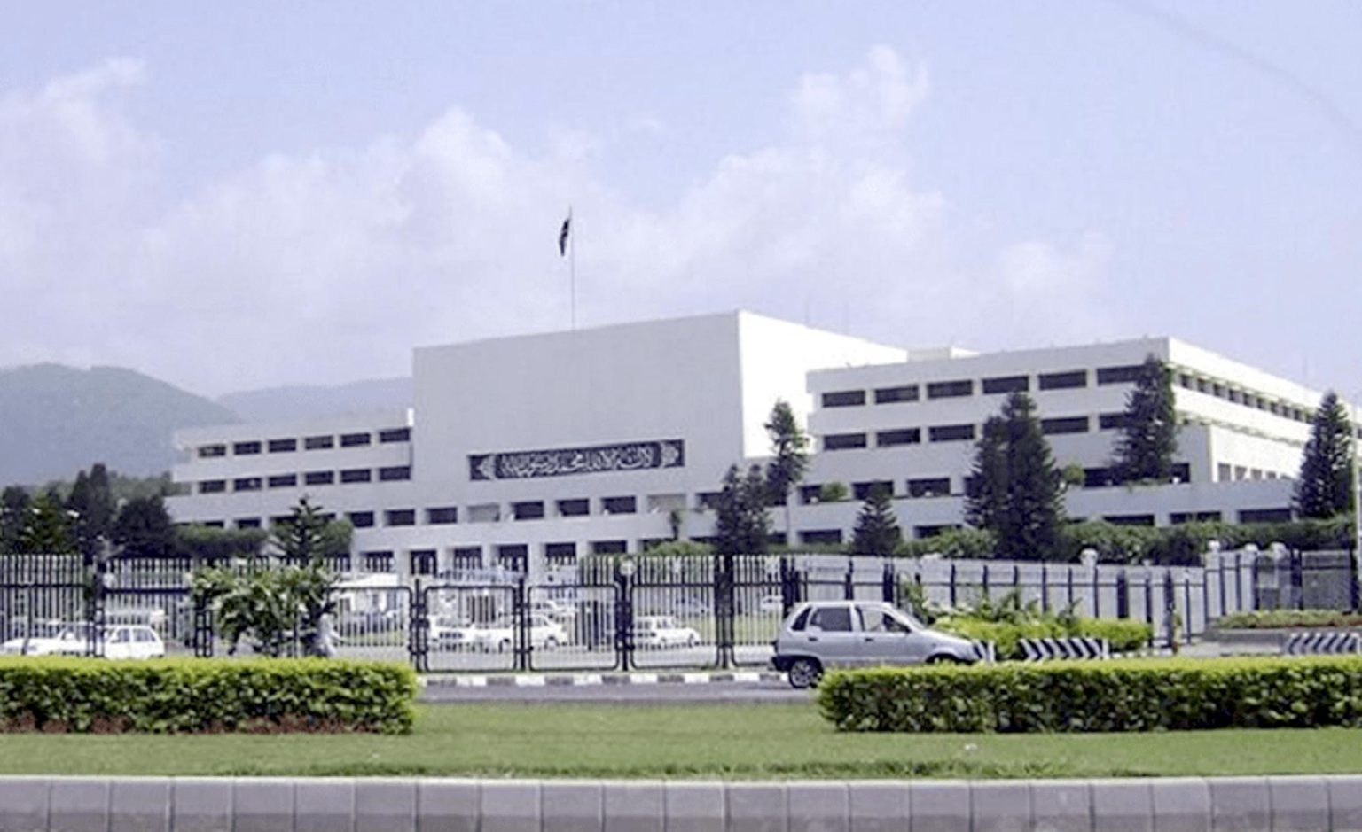 قائمہ کمیٹی برائے داخلہ نے بلوچستان میں منشیات کی کاشت اور پیٹرول کی اسمگلنگ پر چیف سیکرٹری کو طلب کرلیا