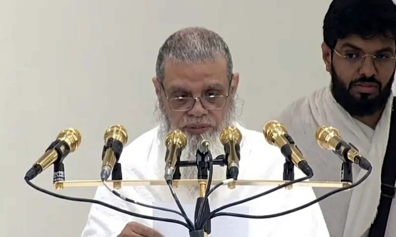 اے ایمان والو، اپنے رب کے ساتھ جڑے رہو، مسلمانوں کو کسی بھی مشکل میں صبر کا دامن نہیں چھوڑنا چاہیے، خطبہ حج