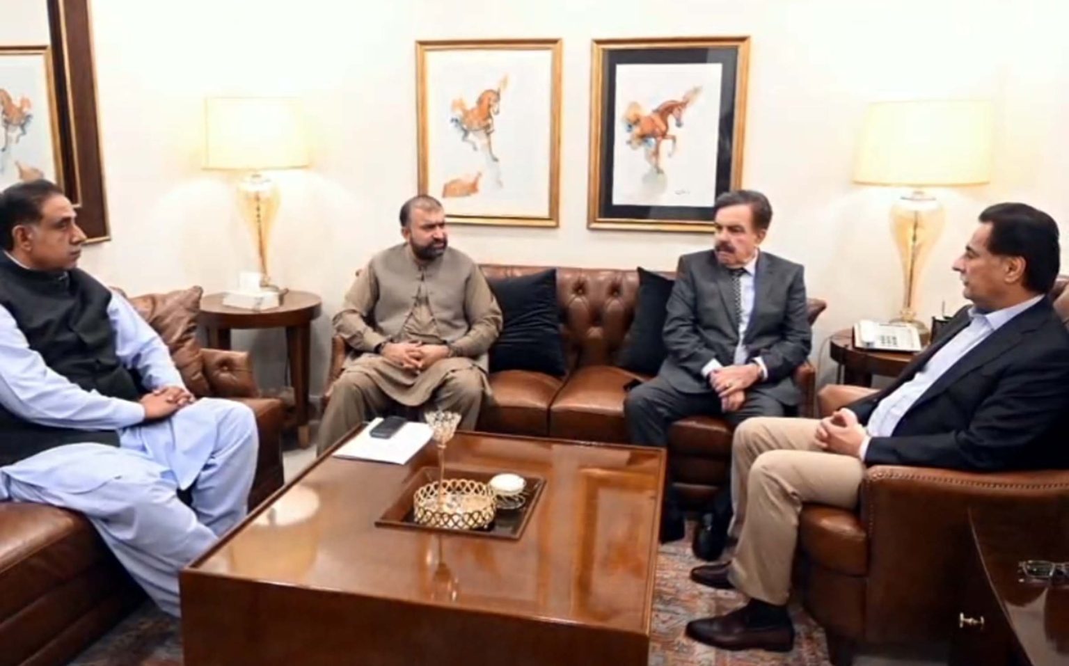 اسپیکر قومی اسمبلی سے گورنر بلوچستان جعفر مندوخیل، وزیراعلیٰ سرفراز بگٹی کی ملاقات، ایاز صادق کی صوبائی حکومت کی کاوشوں کی تعریف