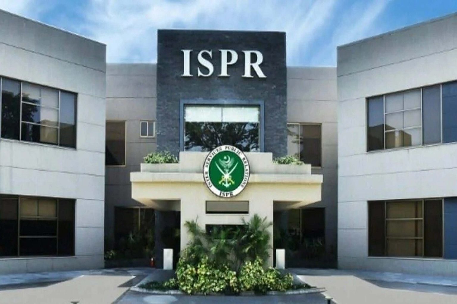 بلوچستان کے مختلف علاقوں میں فورسز کا آپریشن، 17 دہشتگرد ہلاک، اسلحہ، بارودی مواد اور آئی ای ڈیز برآمد، آئی ایس پی آر
