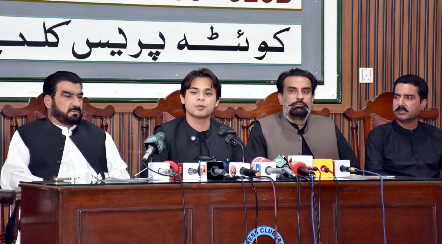 نوجوانوں کو سوشل میڈیا کے ذریعے گمراہ کیا جارہا ہے، بلوچستان میں تخریبی نیٹ ورک کے تانے بانے بی وائی سی کی اعلیٰ قیادت سے جا ملتے ہیں، جمال رئیسانی