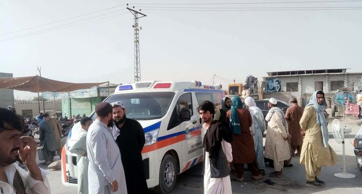 قلعہ عبداللہ میں فائرنگ سے 5 افراد کے قتل کیخلاف کوئٹہ چمن شاہراہ پر دھرنا، مظاہرین کا قاتلوں کی گرفتاری کا مطالبہ