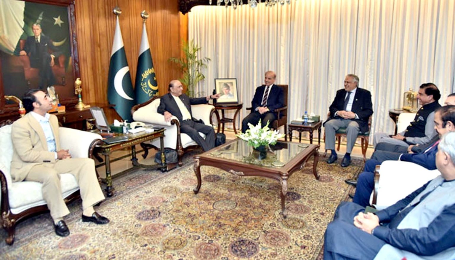 صدر اور وزیراعظم کی ملاقات، پیپلز پارٹی نے بجٹ منظوری کیلئے گرین سگنل دیدیا