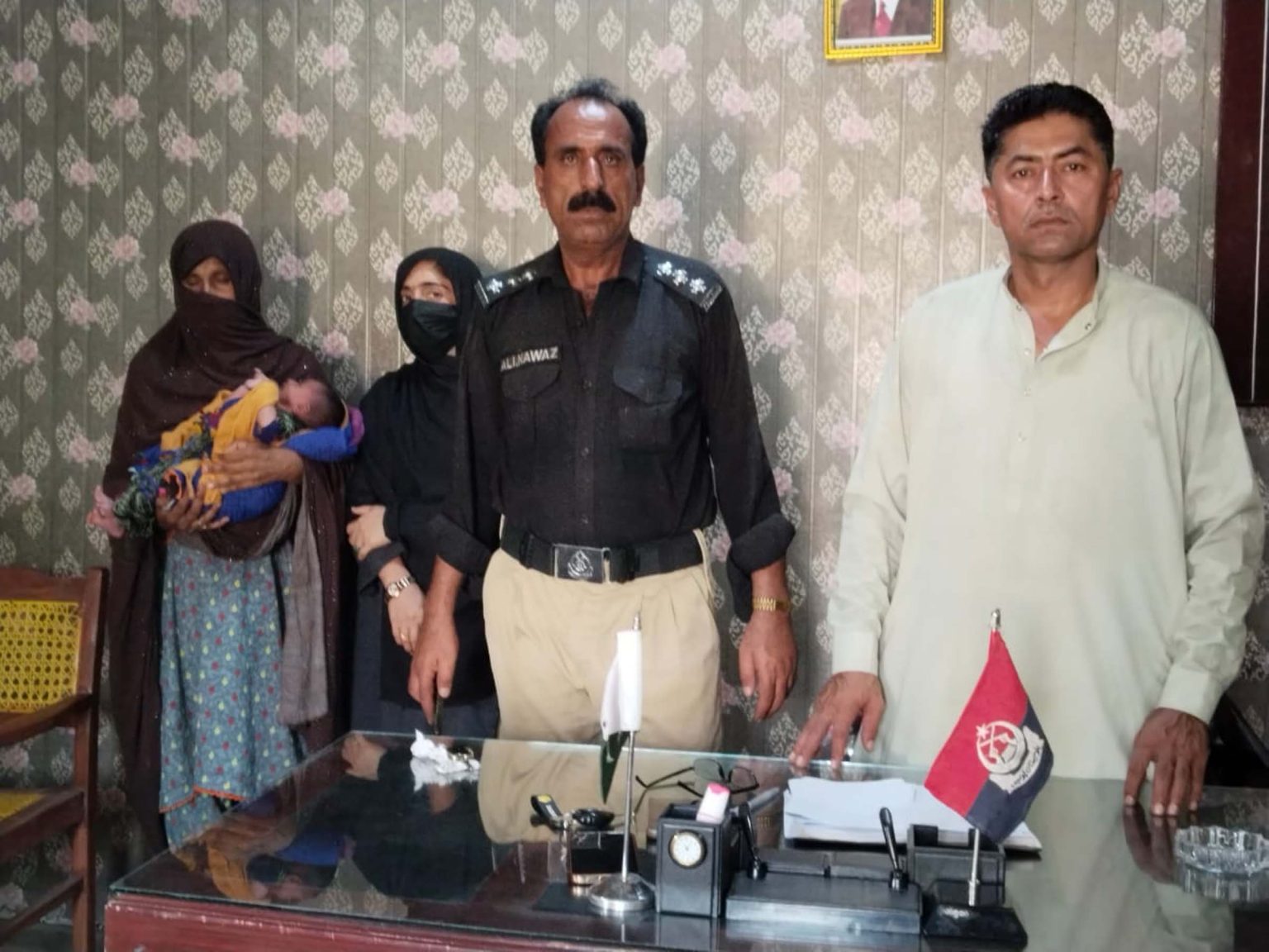 نصیر آباد میں مغوی خاتون نے قید کے دوران بچی کو جنم دیدیا، پولیس نے نومولود اور ماں کو بازیاب کرالیا