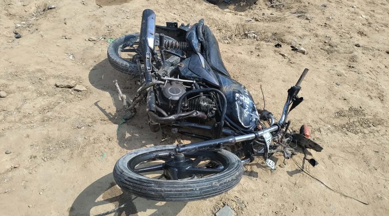 دکی، تحصیل لونی کے علاقے میں سڑک پر نصب بم پھٹنے سے موٹر سائیکل سوار شخص جاں بحق