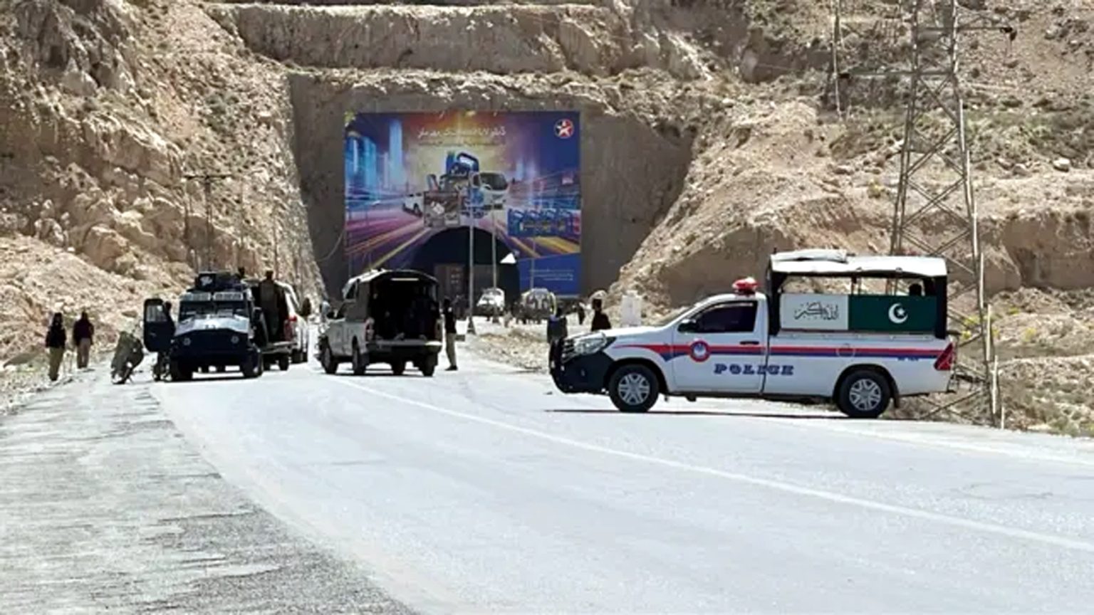 بلوچستان میں شاہراہوں کی سیکورٹی کیلئے نئی فورس کا قیام، جلائی گئی گاڑیوں کے معاوضے کا عمل تیز کیا جارہا ہے، ایڈیشنل چیف سیکرٹری داخلہ