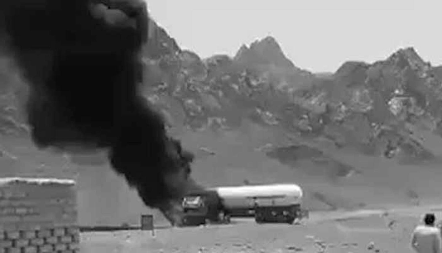 کوئٹہ، سریاب کسٹم کے قریب آئل باﺅزر میں آگ لگنے سے 2 افراد جاں بحق