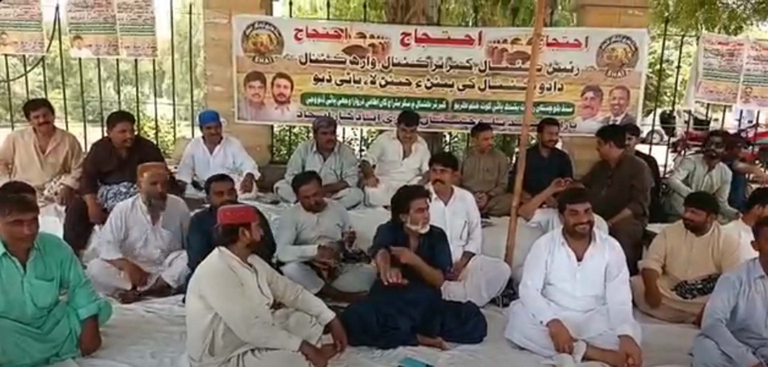 بلوچستان اور سندھ کے درمیان پانی کا تنازعہ،حکومتی وزراءآبادگاروں کا دھرنا ختم نہیں کراسکے