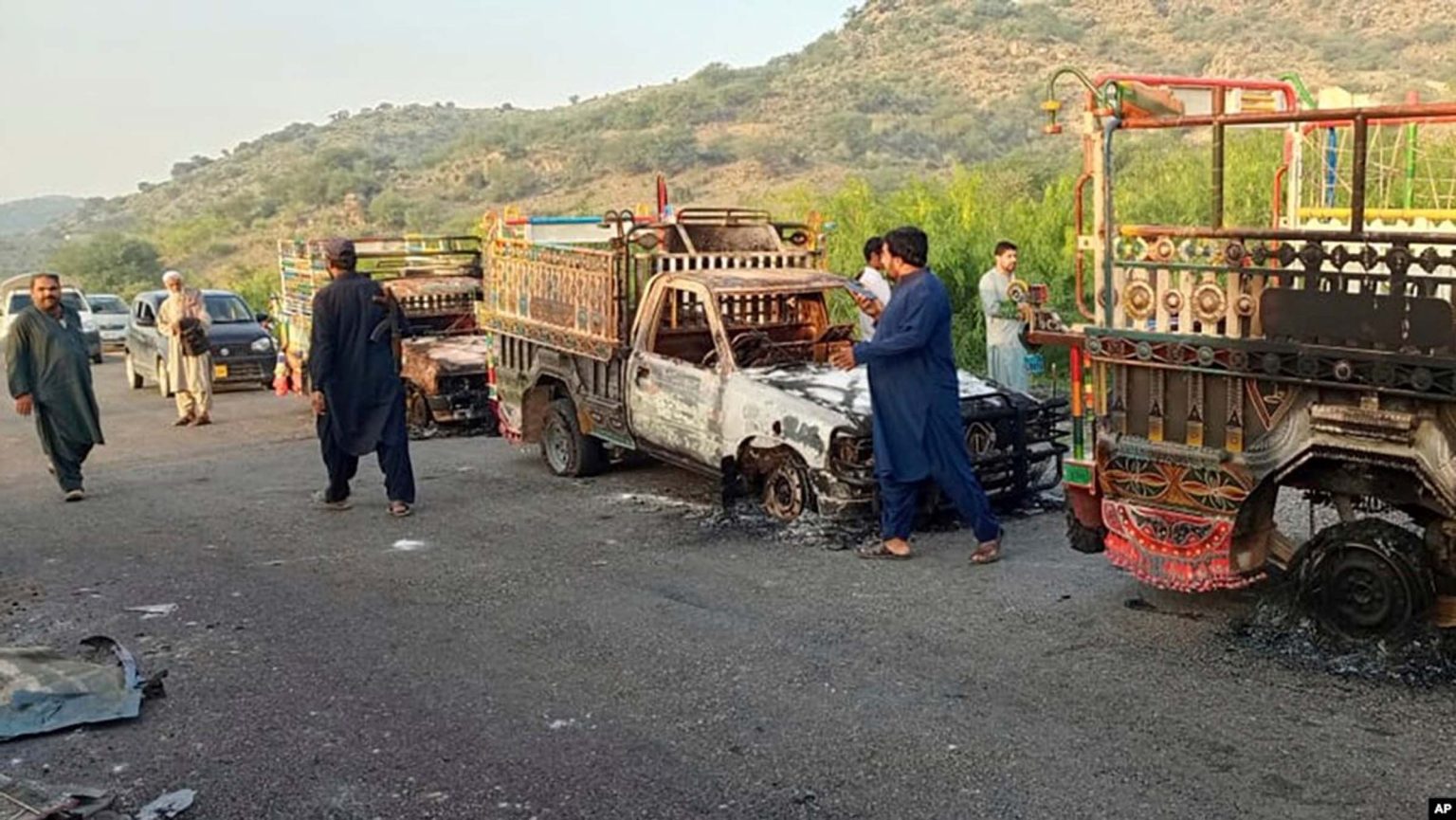 بلوچستان میں مسلح افراد کی ناکہ بندی، ریاستی رٹ ختم، عوام ڈاکوﺅں کے رحم و کرم پر، پشتونخوا میپ