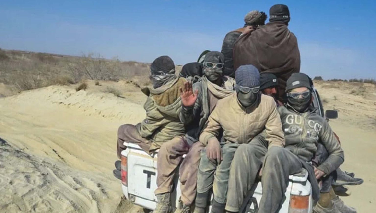 افغانستان کے صوبے نیمروز میں ایران جانے کی کوشش کرنیوالے 14 افغان باشندوں کی لاشیں برآمد