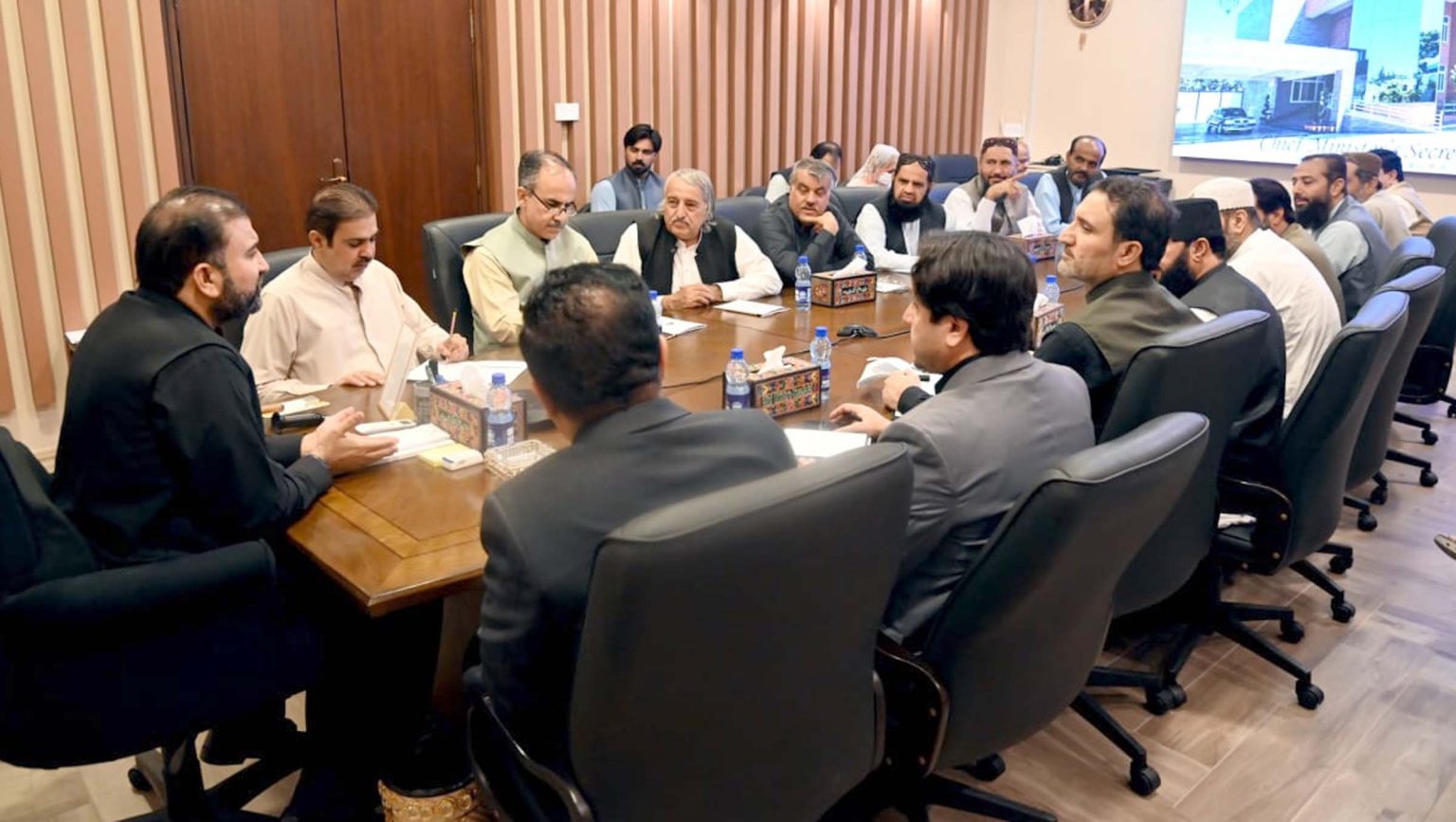 قومی شاہراہوں پر امن و امان کا قیام حکومت کی اولین ترجیح ہے، ٹرانسپورٹروں کے مسائل حل کریں گے، وزیراعلیٰ بلوچستان