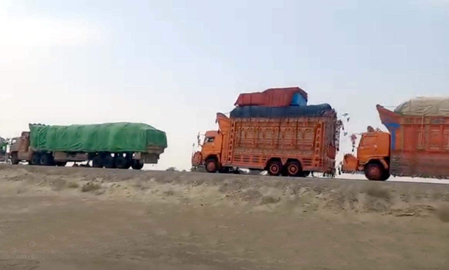 دالبندین، سیکورٹی کے باوجود مسلح افراد گاڑیاں لیکر چلتے بنے، مغوی ڈرائیور اور دو کنڈیکٹرز کو چھوڑ دیا