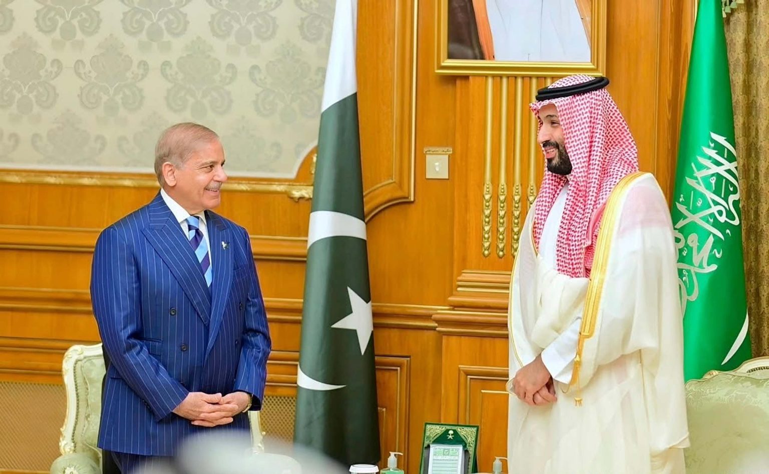وزیر اعظم پاکستان اور فیلڈ مارشل عاصم منیر کی سعودی ولی عہد محمد بن سلمان سے ملاقات