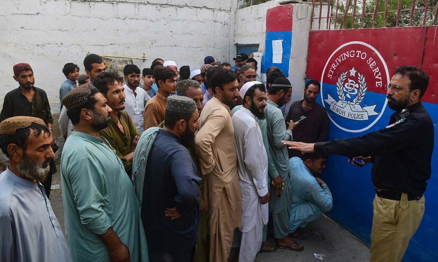 سندھ میں پشتونوں کو نسلی بنیادوں پر امتیازی سلوک کا نشانہ بنایا جارہا ہے، پشتونخوا میپ
