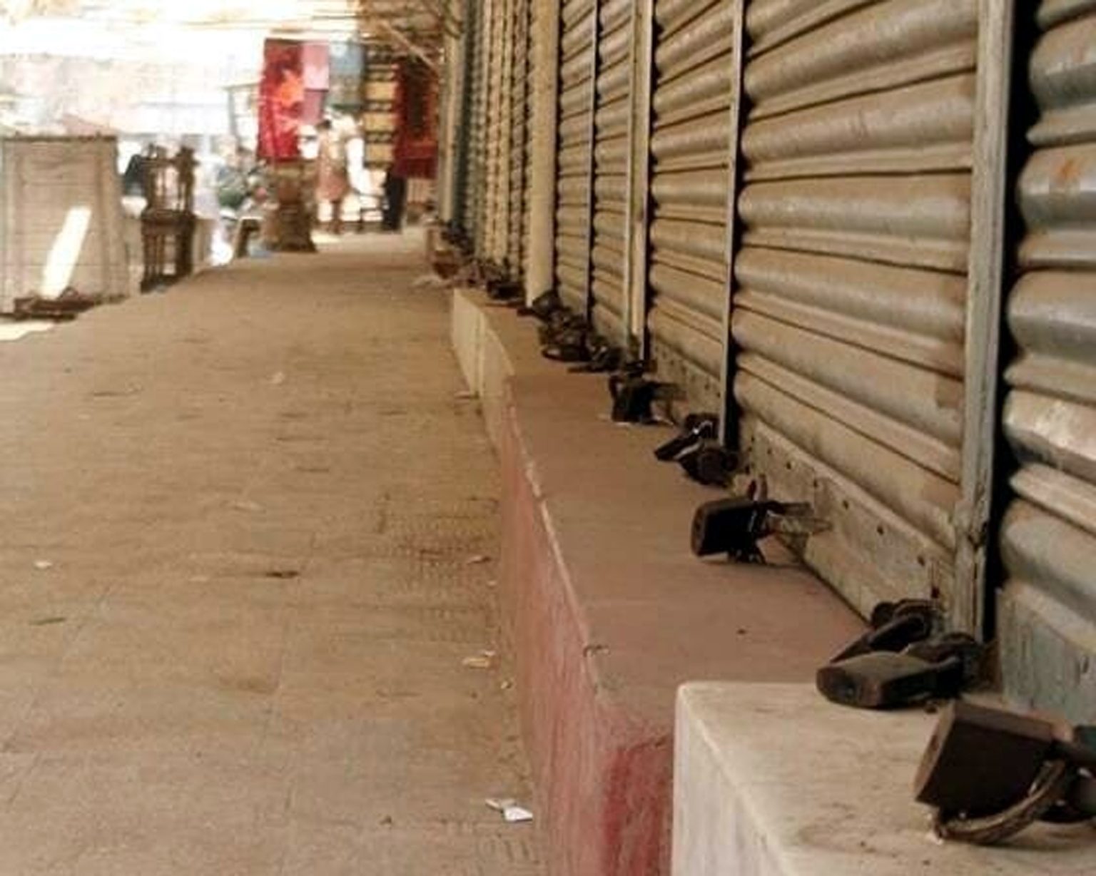 سوراب، چوروں نے بازار میں دکانوں کو صفایا کردیا، پولیس شہریوں کو تحفظ دینے میں ناکام