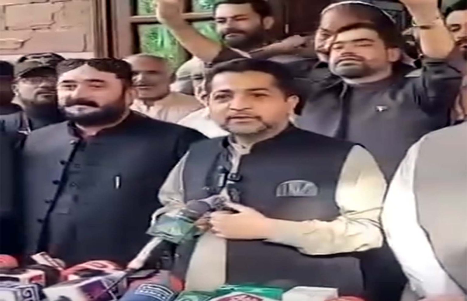 تاجروں کے مطالبات جائز ہیں، مسائل حل کریں گے، صوبائی وزیر داخلہ ضیا لانگو