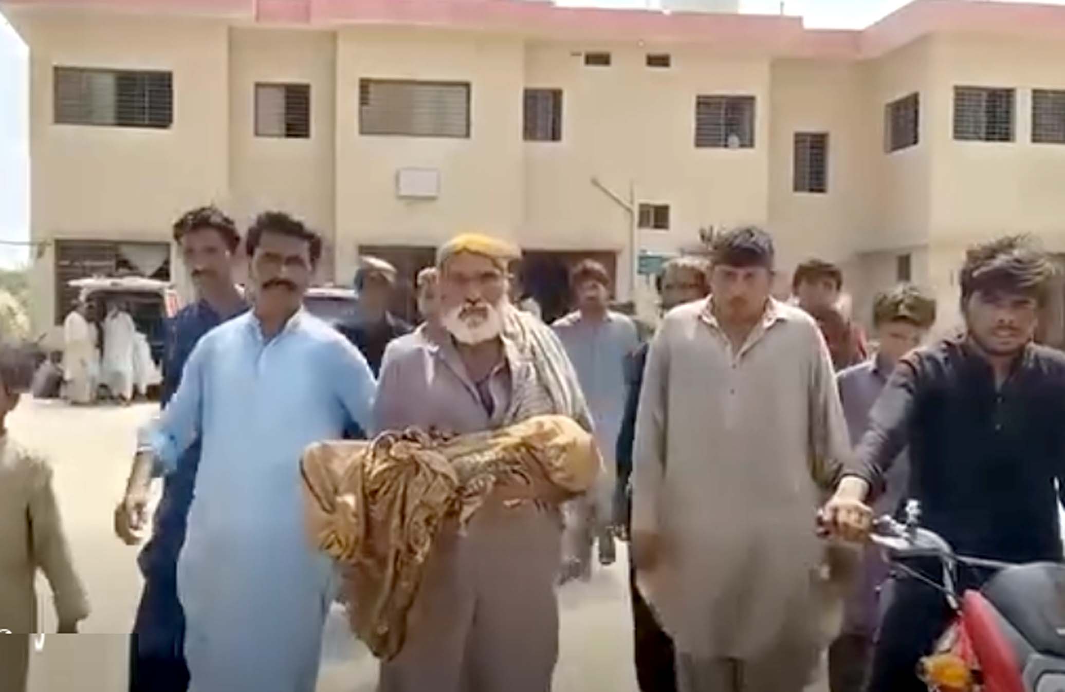 جعفرآباد، غلط انجکشن لگانے سے بچہ جاں بحق