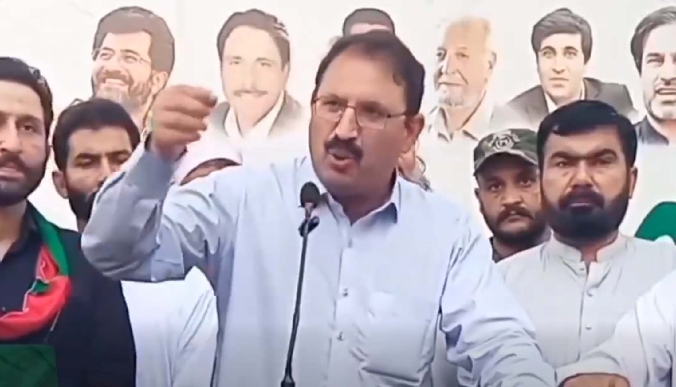 جنید اکبر