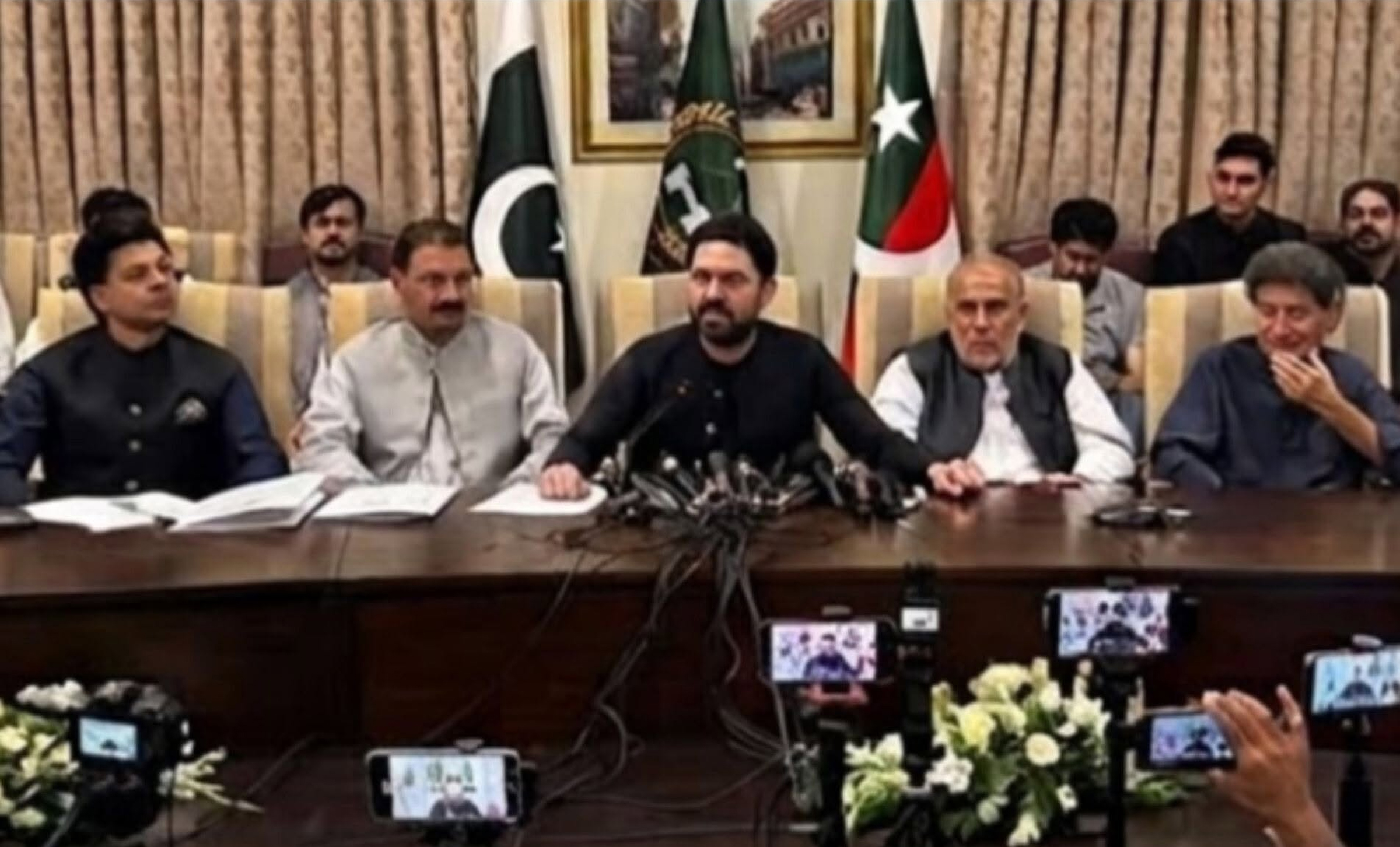 پی ٹی آئی سیاسی کمیٹی