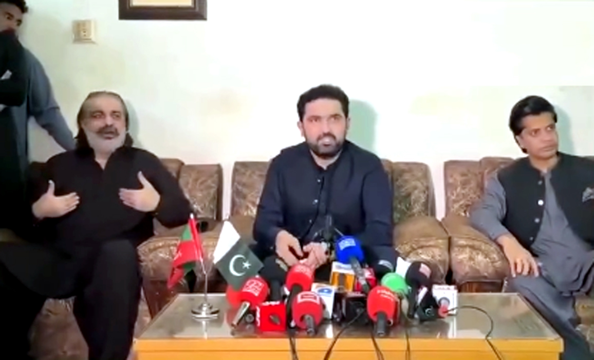 خیبر پختونخوا گورنر راج