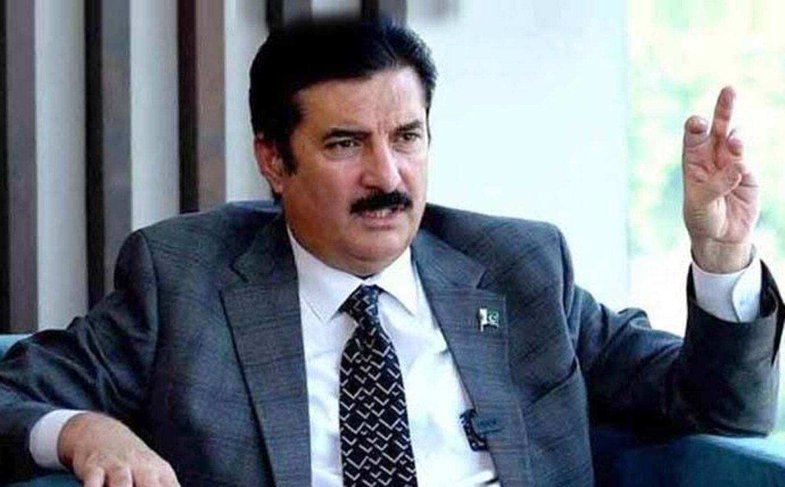 گورنر خیبر پختونخوا