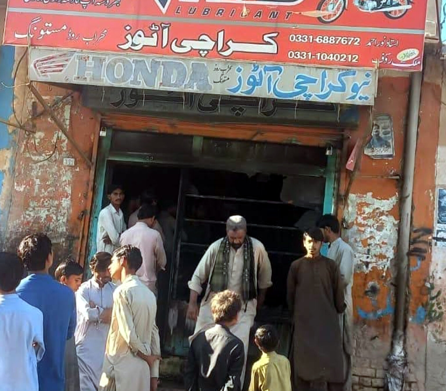 مستونگ چوروں نے دکان کو آگ لگا دی
