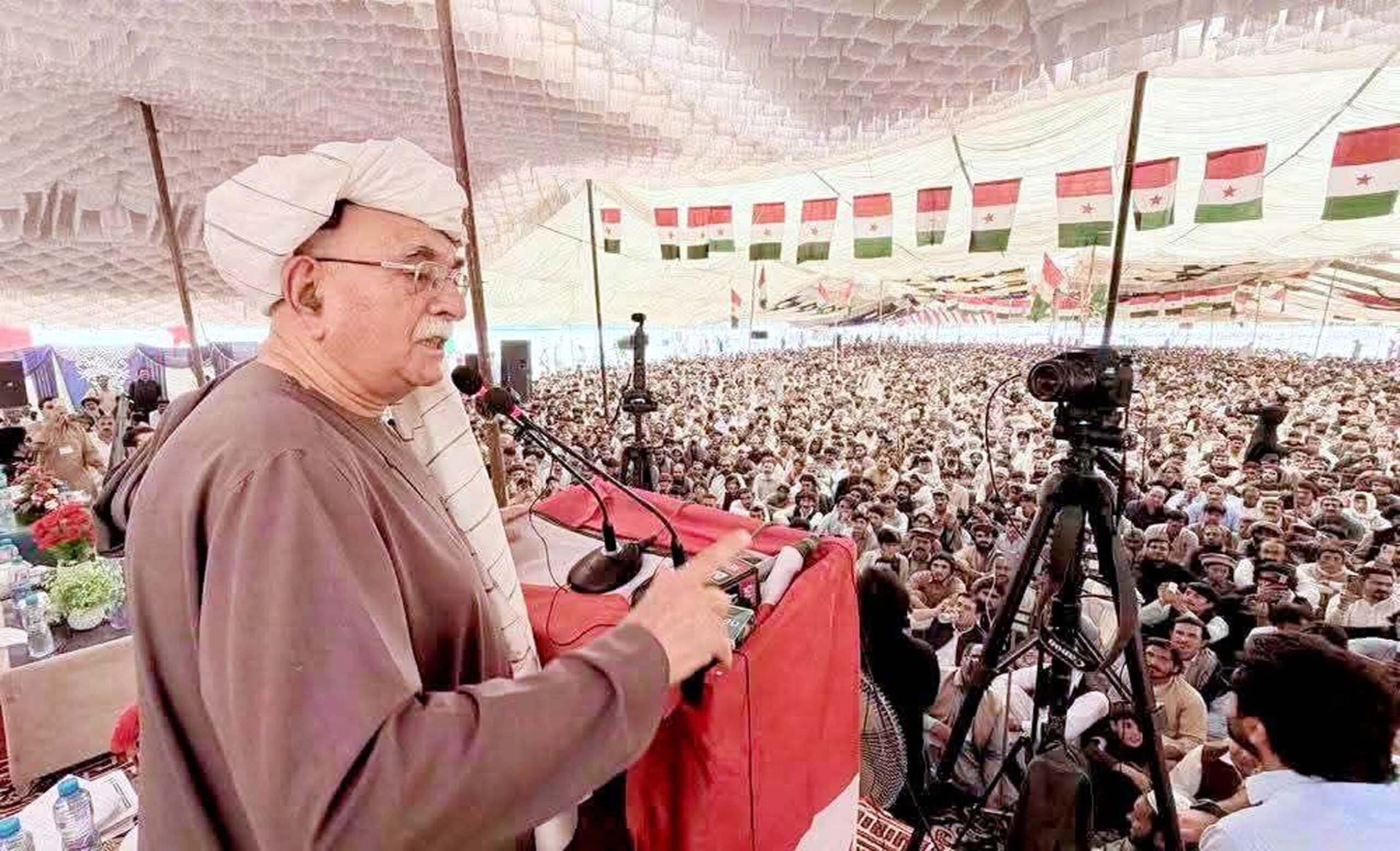 محمود خان اچکزئی