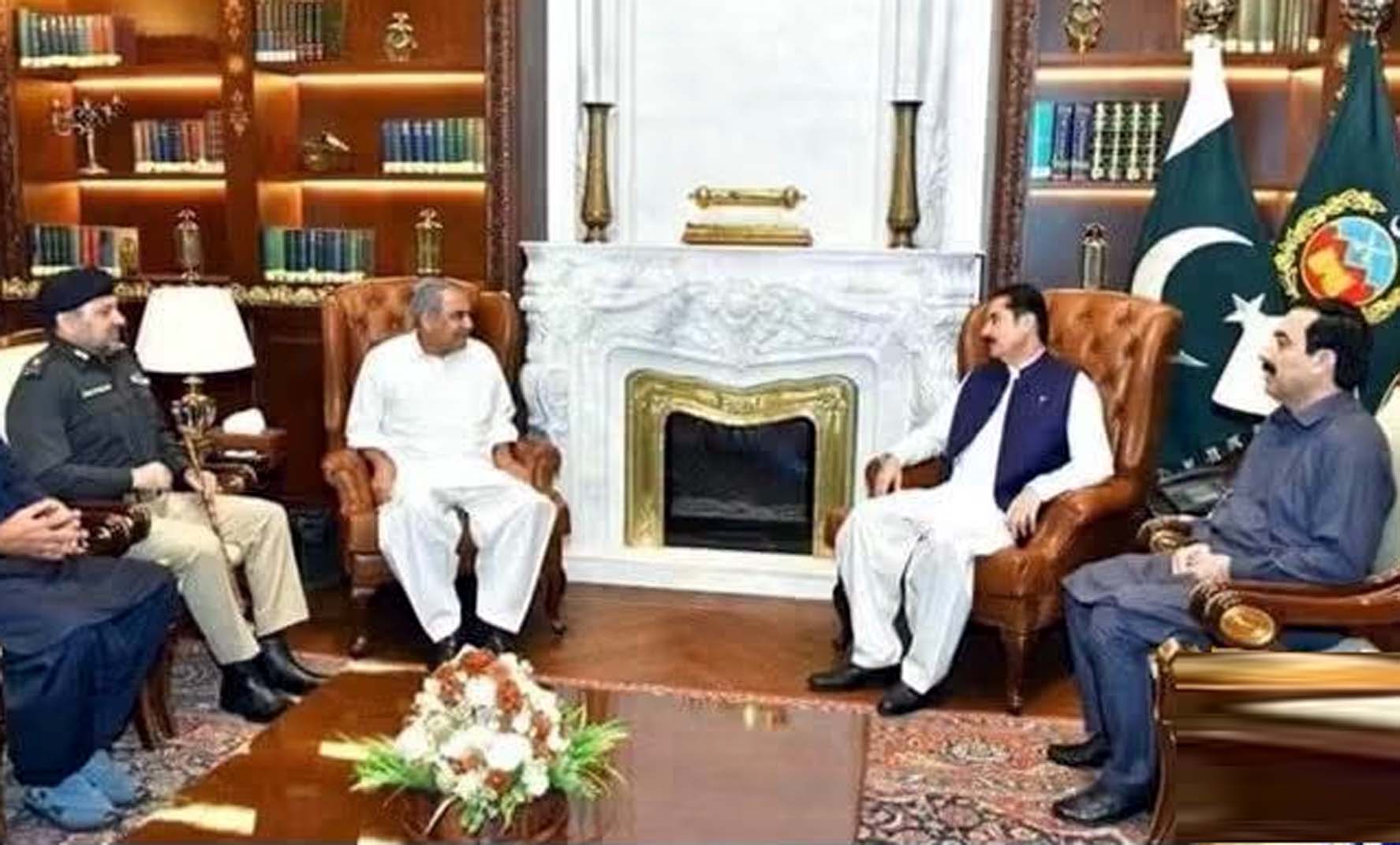 وفاقی وزیر داخلہ کا پشاور کا دورہ